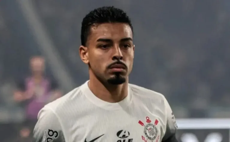 Matheus Bidu e Cacá desmentem atrasos no Corinthians, garantindo que elenco se concentra dentro de campo