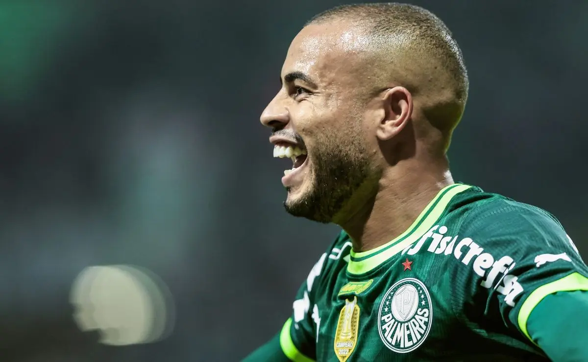Mayke aguarda liberação do Palmeiras após acertar pré-contrato com o Santos, afirma portal