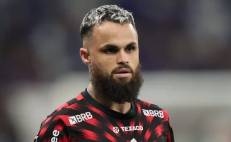 "Michael Confirmará Decisão de Transferência do Flamengo: Atacante Deixará o Clube"