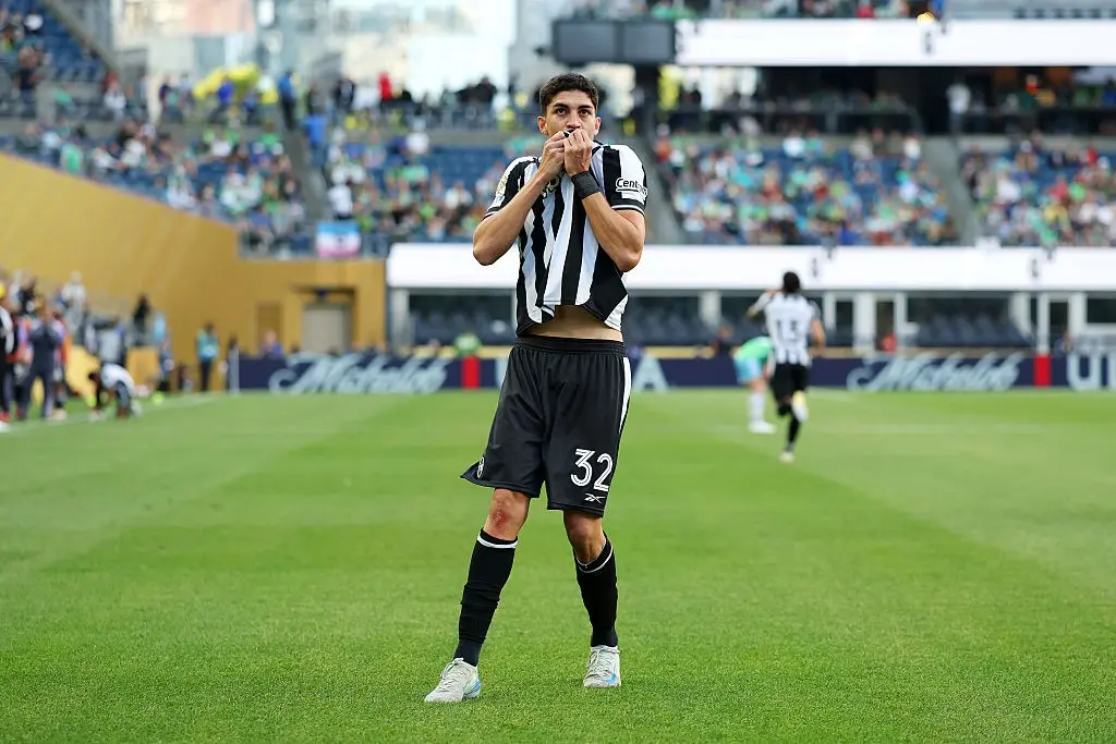 "Nottingham Forest: Jair assina e deixa o Botafogo"
