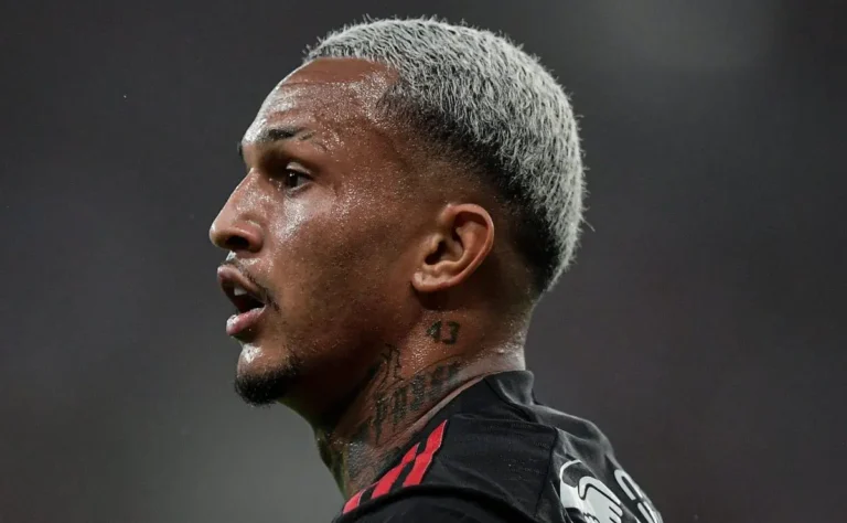O Flamengo espera receber R$ 162 milhões depois da saída de Wesley