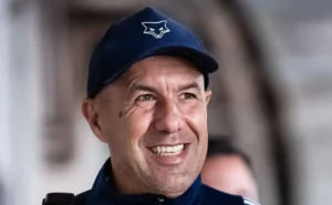 O técnico Leonardo Jardim decide antes de Cruzeiro x Grêmio