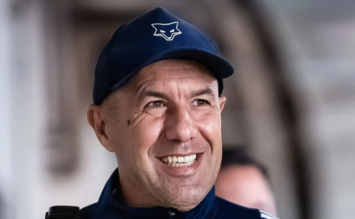 O técnico Leonardo Jardim decide antes de Cruzeiro x Grêmio