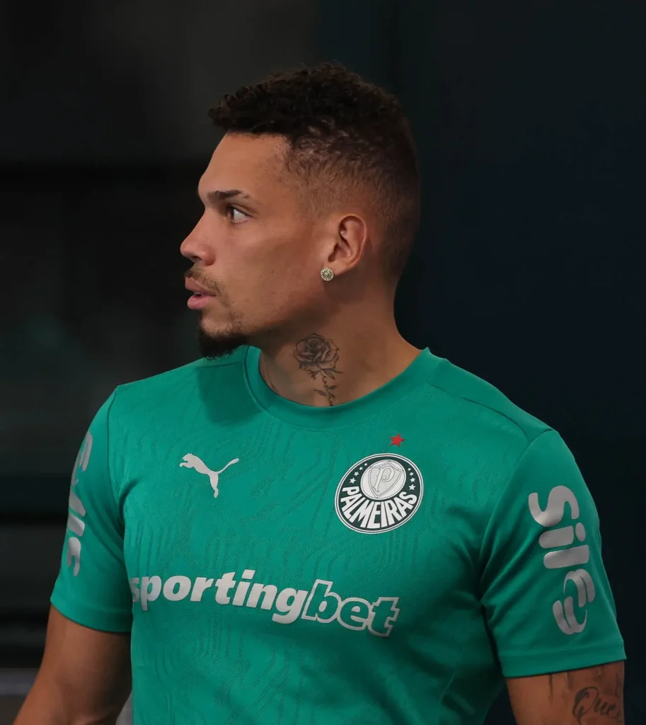 Palmeiras prepara volta pós-Copa sem Paulinho, que fará nova cirurgia em breve