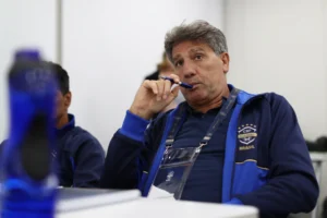 "Renato Gaúcho desafia a estrela que não cabe no céu"
