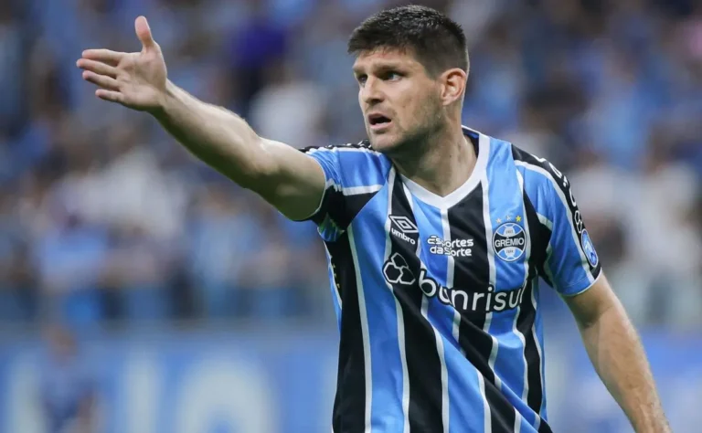 Renovação com Kannemann: Grêmio inicia conversa com uma primeira abordagem positiva