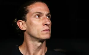 Renovação de Filipe Luís teve falha e Flamengo anuncia até 2026.