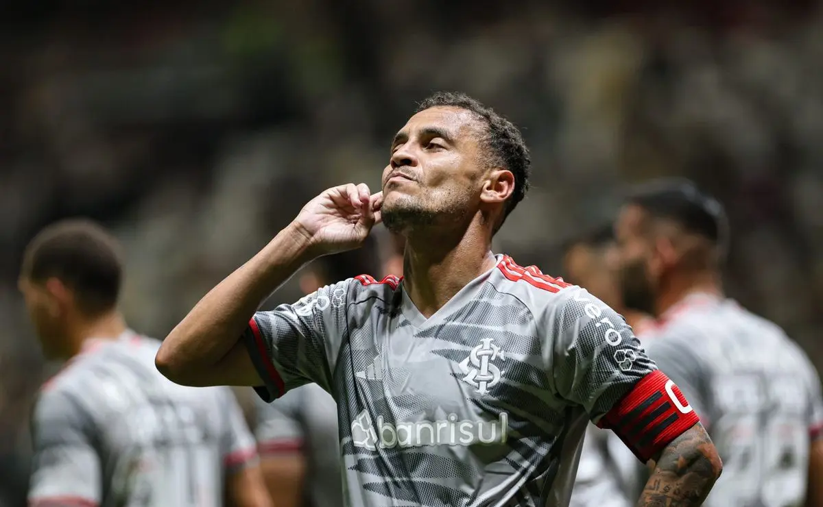Resumo da Partida de Alan Patrick pelo Internacional contra o Vitória