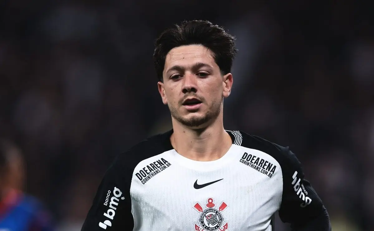 Rodrigo Garro do Corinthians é acusado de agressão por Thiago Borbas do Bragantino: “foi covardia”.