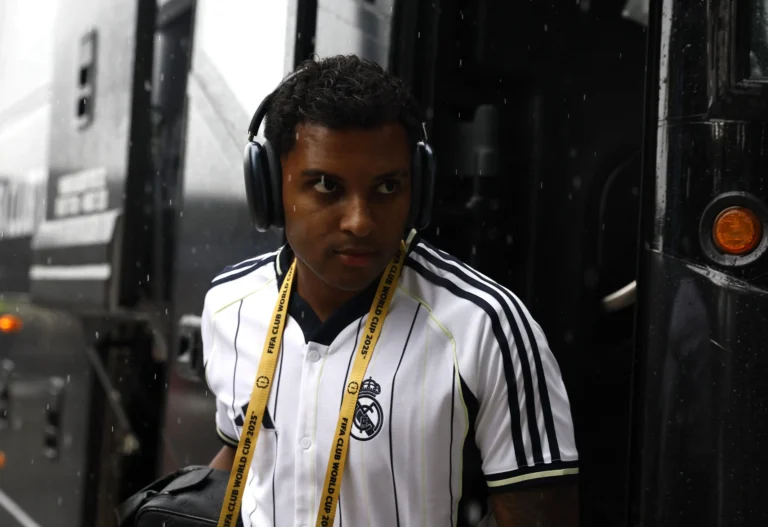Sem Pressa, Real e Rodrygo "Jogam Xadrez" e Avaliam Caminhos até o Fim da Janela
