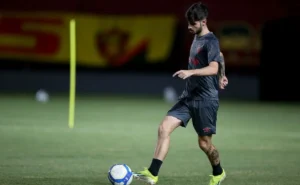 Sem espaço no São Paulo, Pedro Vilhena e Matheus Belém buscam opções de empréstimo