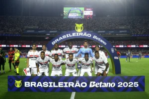 São Paulo é advertido pelo STJD por excesso de menores de idade em campo na estreia do Brasileiro
