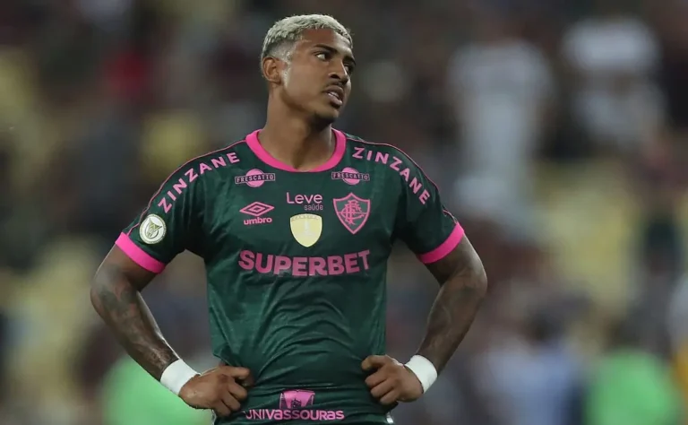 Técnico do Pachuca garante que John Kennedy retornará ao Fluminense: “Fomos informados que ele retornaria ao seu clube”