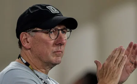 Textor planeja conversar com Davide Ancelotti em reunião sobre reforços ao Botafogo