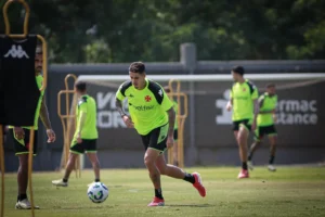 "Vasco é alvo de proposta do Sport para empréstimo de Lucas Oliveira"