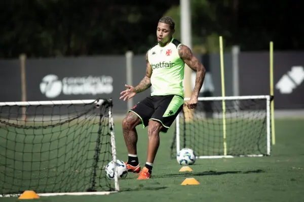 Vasco ganha reforços familiares para o segundo semestre