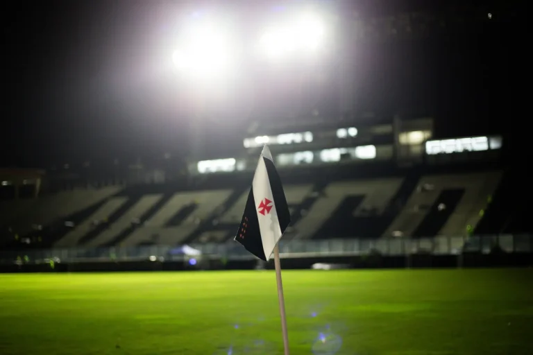 Vasco vai realizar manutenção nas arquibancadas antes dos jogos