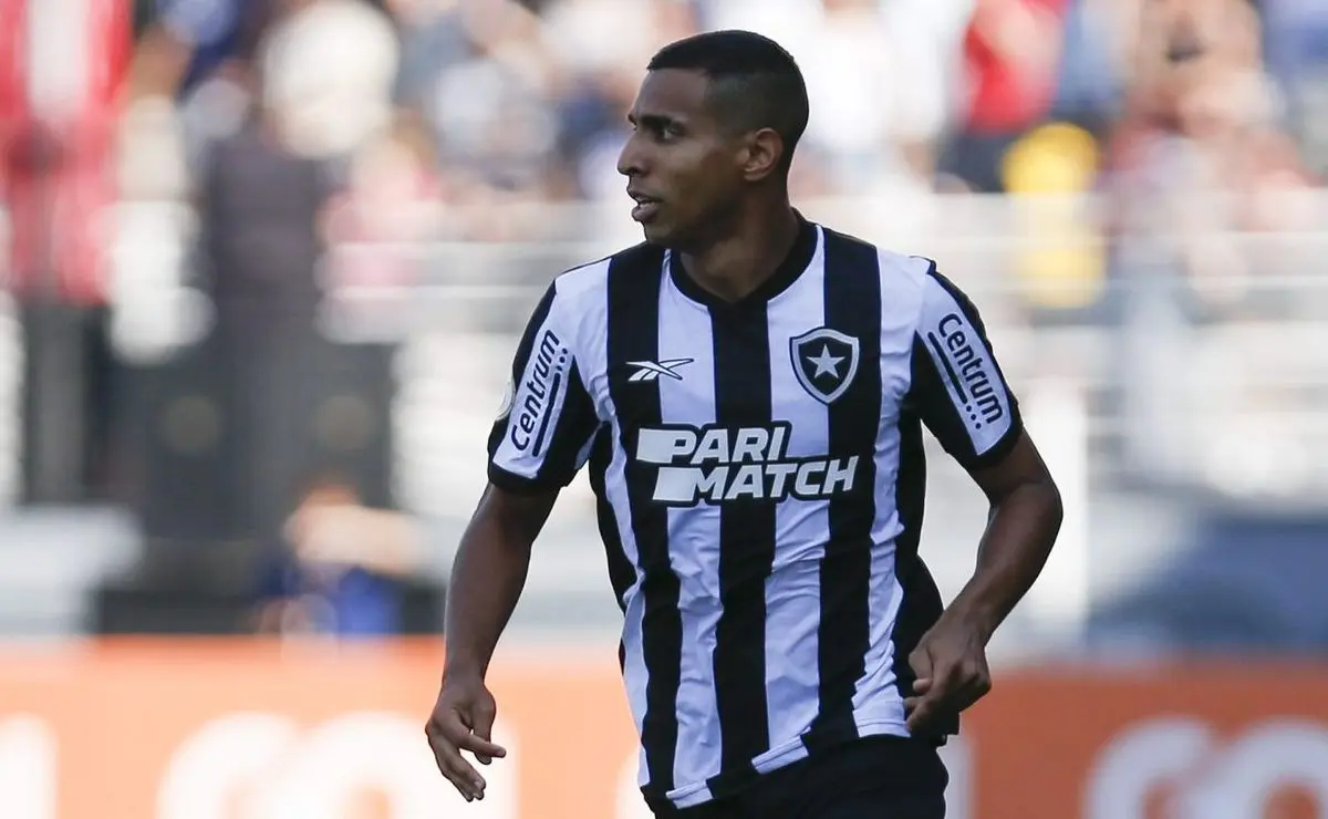"Victor Sá Aceito e Contratação Confirmada pelo Botafogo"