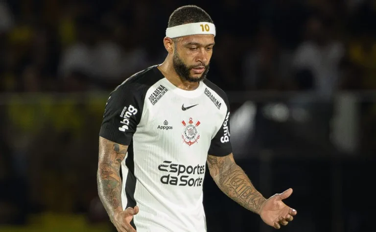 Walter Casagrande critica Memphis Depay e afirma que atacante não tem espírito Corinthiano.