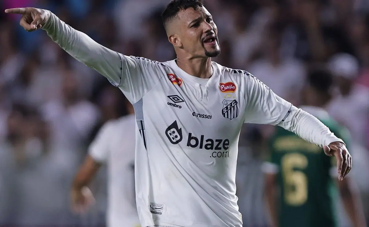 Zé Ivaldo é criticado após vitória do Santos em amistoso contra a Desportiva Ferroviária