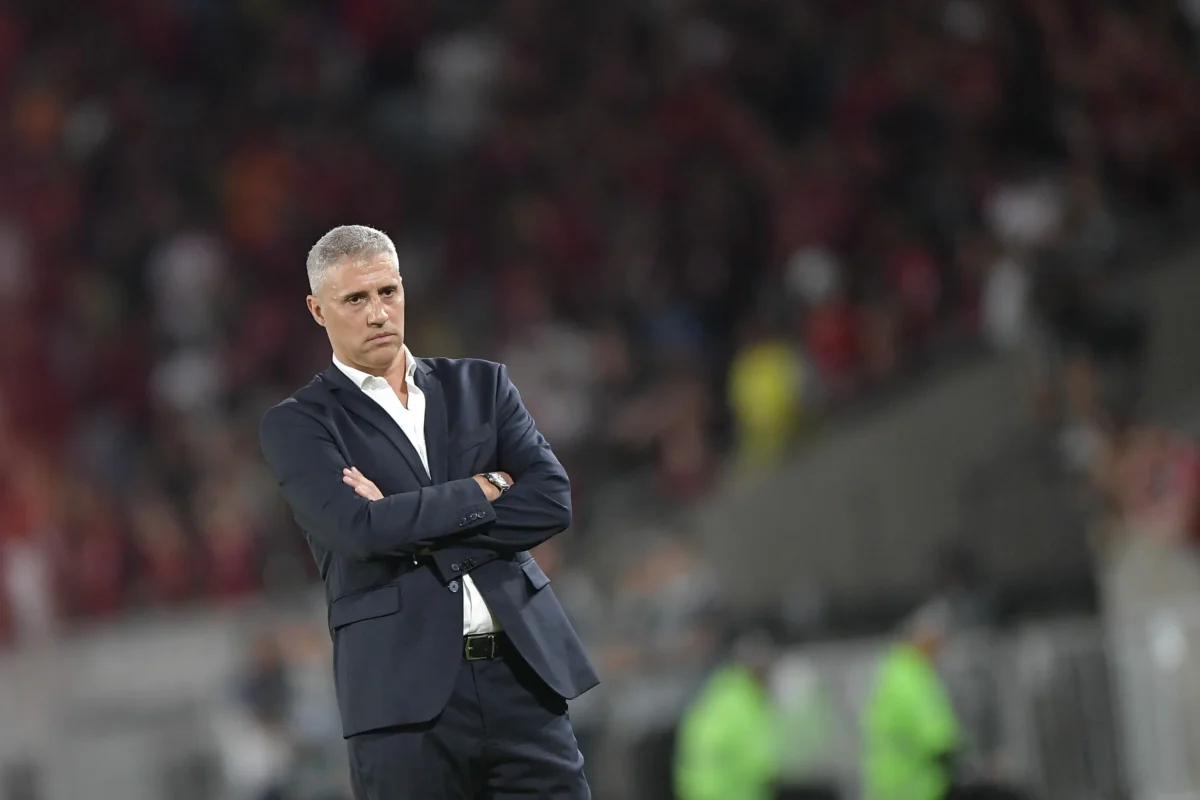 "É preciso saber o que temos na nossa mão": Crespo admite diferença técnica entre São Paulo e Flamengo
