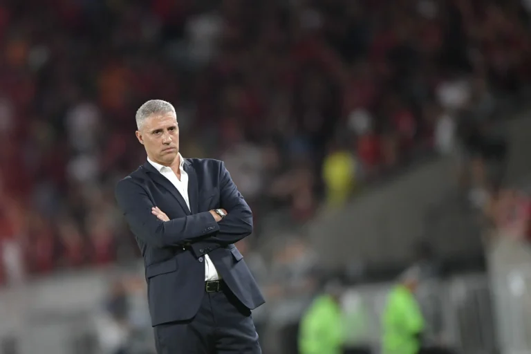 "É preciso saber o que temos na nossa mão": Crespo admite diferença técnica entre São Paulo e Flamengo