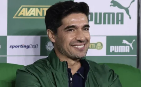 Abel Ferreira: Renovação com o Palmeiras é certa, segundo PVC Abel Ferreira: Renovação com o Palmeiras é certa, segundo PVC