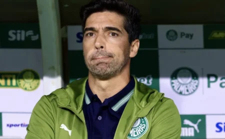 Abel Ferreira reconhece pênalti e desabafa novamente contra a arbitragem Abel Ferreira reconhece pênalti e desabafa novamente contra a arbitragem