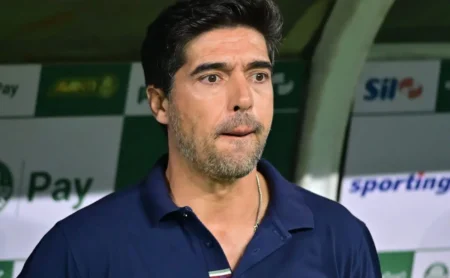 Abel Ferreira resgata o lema Todos Somos Um e convoca a torcida do Palmeiras por nova arrancada rumo ao título Abel Ferreira resgata o lema "Todos Somos Um" e convoca a torcida do Palmeiras por nova arrancada rumo ao título