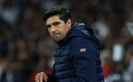 Abel pondera mudanças no Palmeiras diante do Cruzeiro após revés contra a LDU