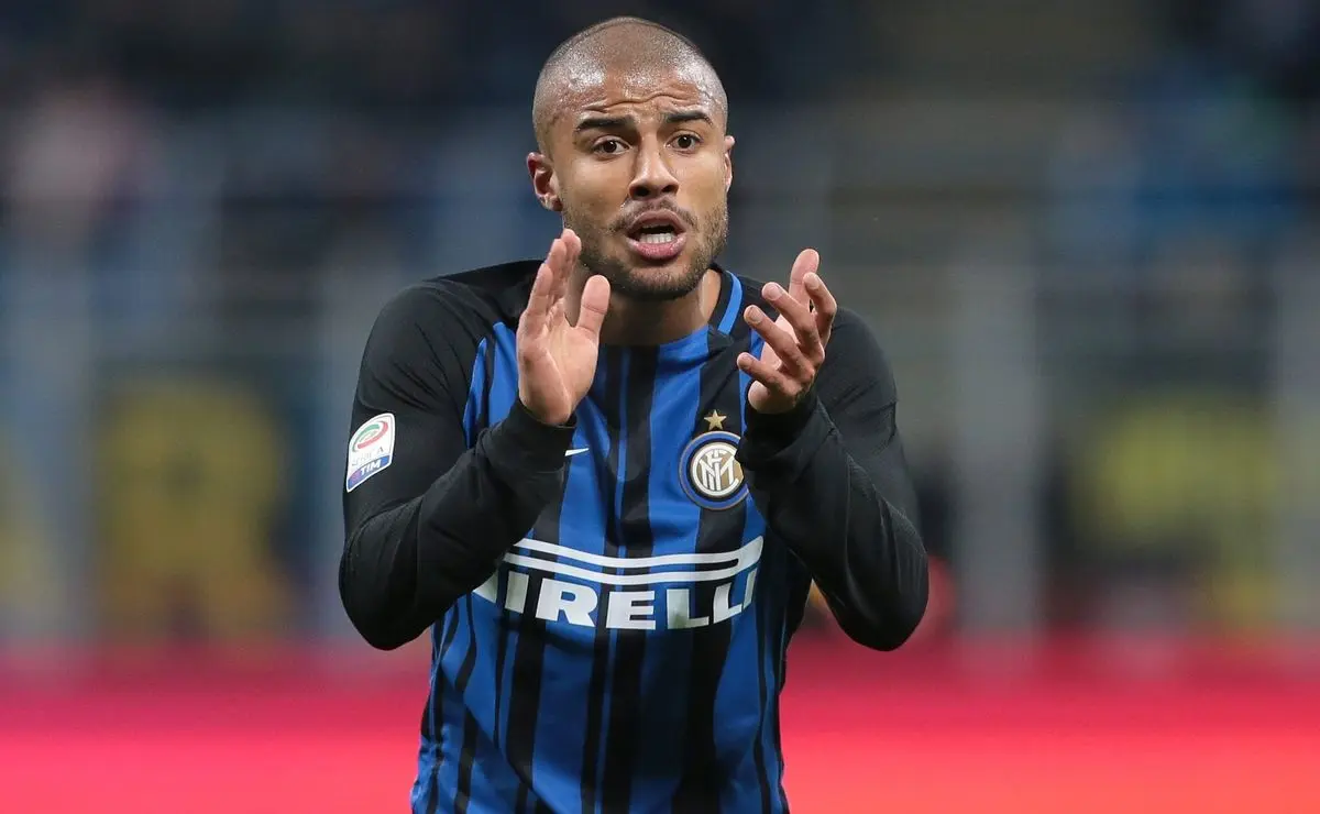 Além de Rafinha, Flamengo de Filipe Luís avalia o recrutamento de um defensor central canhoto "Além de Rafinha, Flamengo de Filipe Luís avalia o recrutamento de um defensor central canhoto"