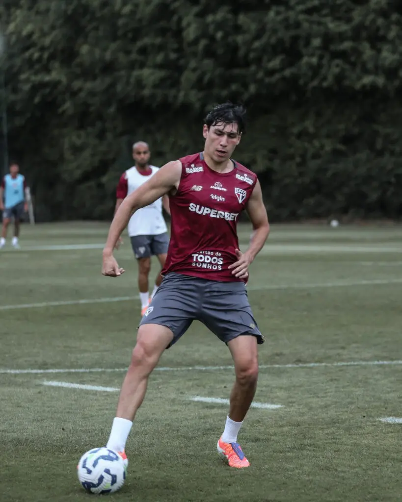 Amistoso entre São Paulo e Grêmio é cancelado, e Ferraresi vira reforço do São Paulo contra o Grêmio Amistoso entre São Paulo e Grêmio é cancelado, e Ferraresi vira reforço do São Paulo contra o Grêmio