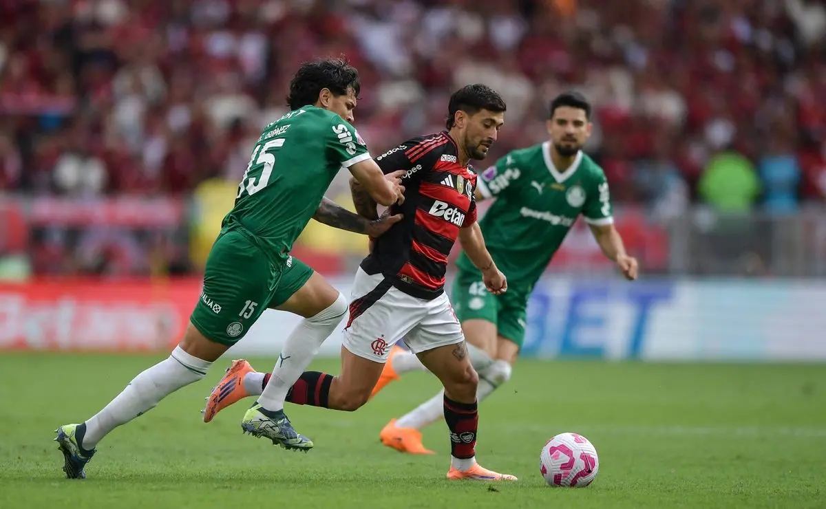 Argentina em alerta: teme novo título brasileiro na Libertadores; Flamengo e Palmeiras na disputa