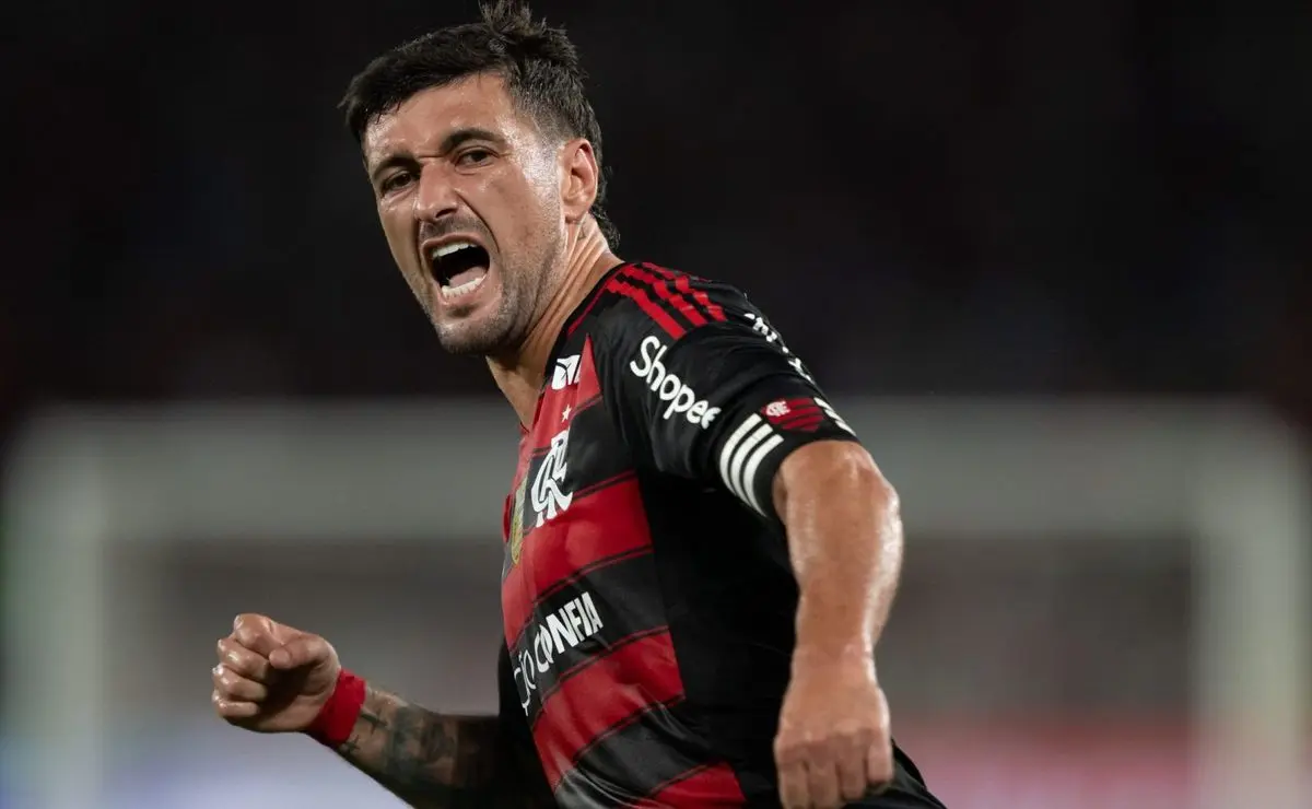 Arrascaeta comenta o valor da vitória em Flamengo x Palmeiras e mira “mais uma final” na Libertadores Arrascaeta comenta o valor da vitória em Flamengo x Palmeiras e mira “mais uma final” na Libertadores