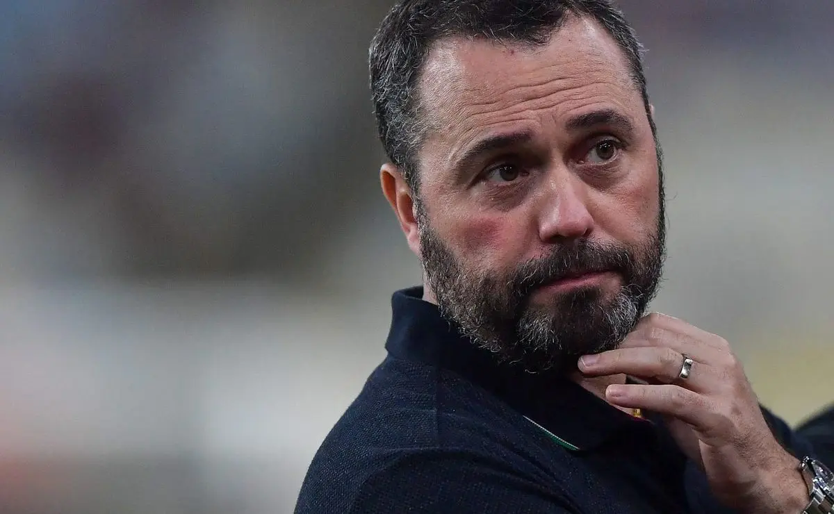 Atlético-MG Busca Júlio Fidélis no Fluminense; Proposta para Mário Bittencourt Pendente