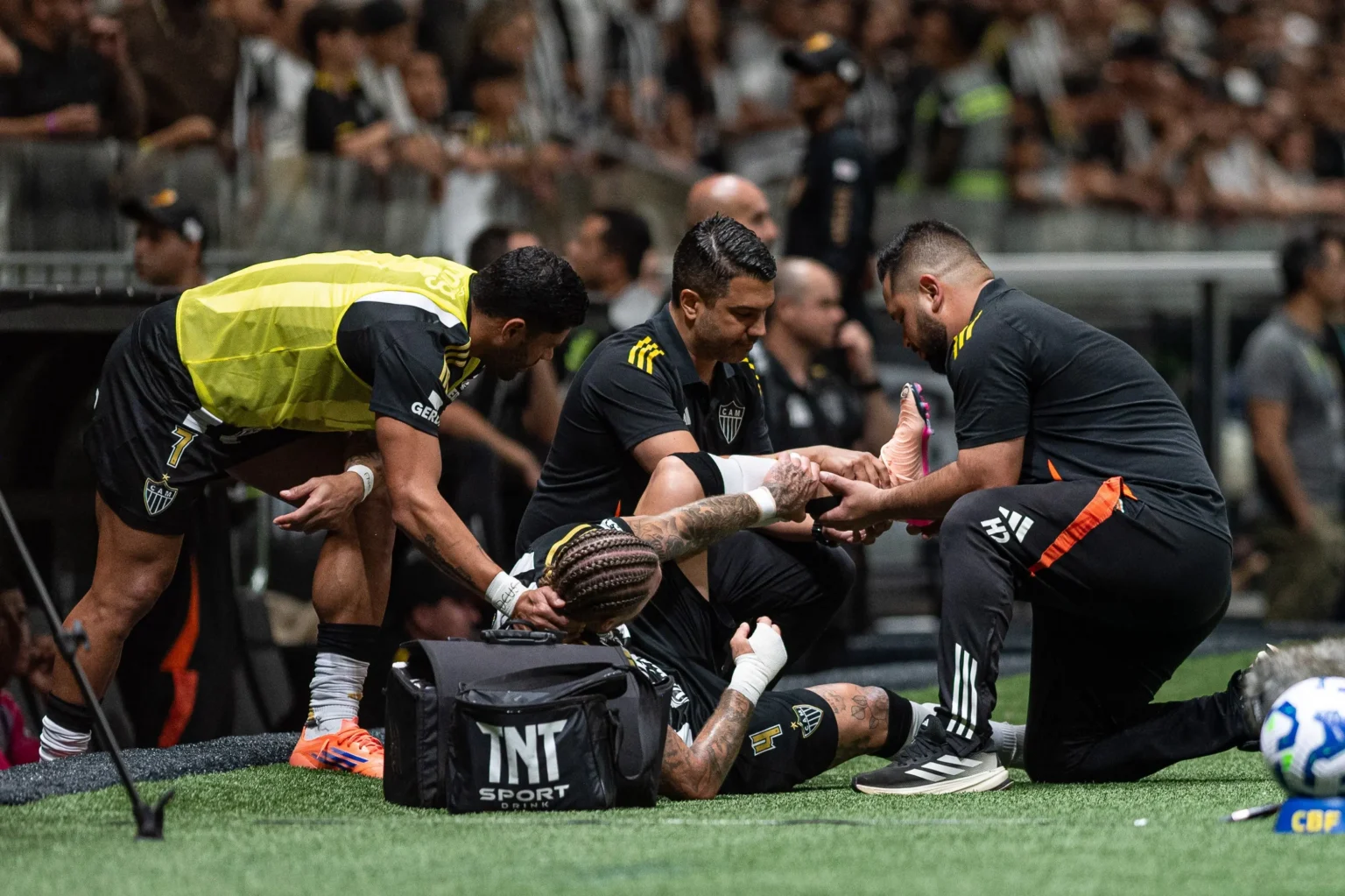 Atlético-MG: Lyanco sofre lesão no tendão de Aquiles e passará por cirurgia Atlético-MG: Lyanco sofre lesão no tendão de Aquiles e passará por cirurgia