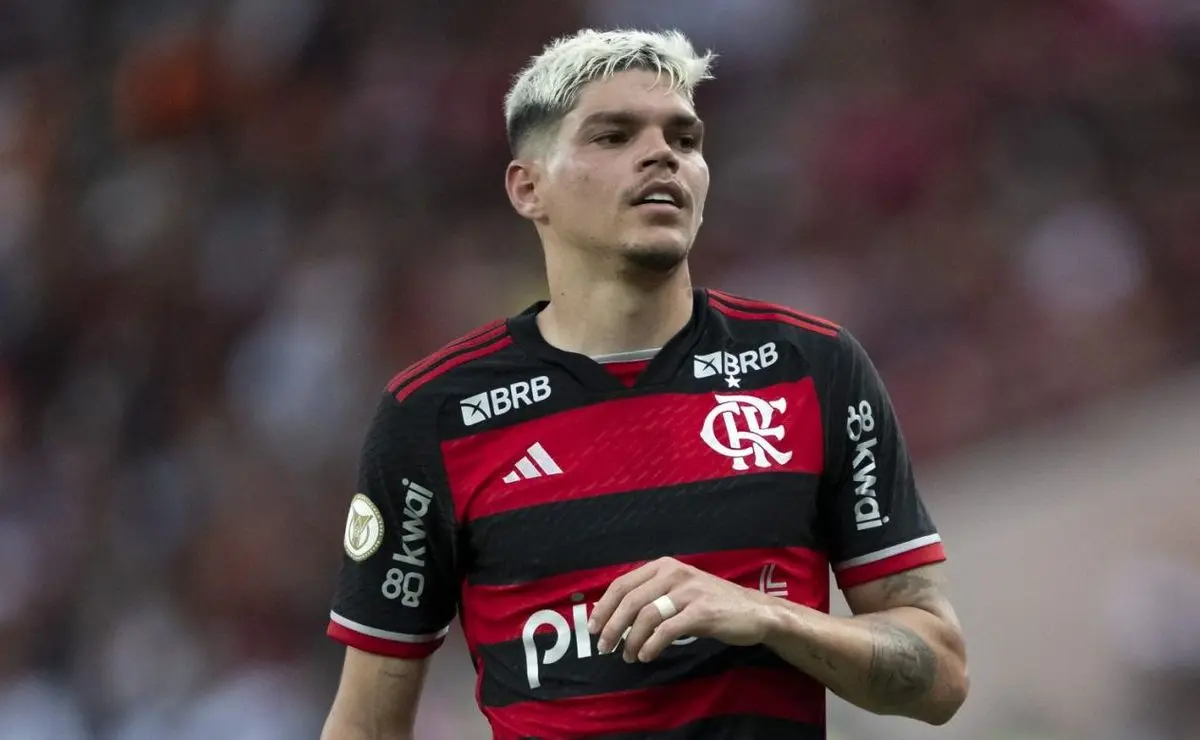 Ayrton Lucas pode ser negociado: Flamengo aguarda boas propostas por Ayrton