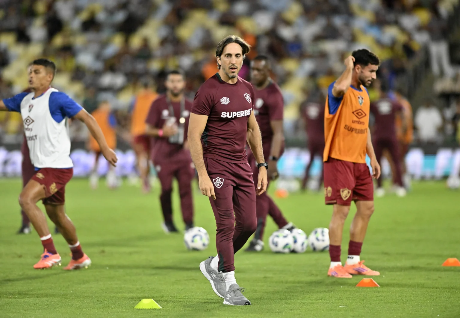 Bastidores: Fluminense internamente satisfeito com proximidade de Zubeldía com jogadores