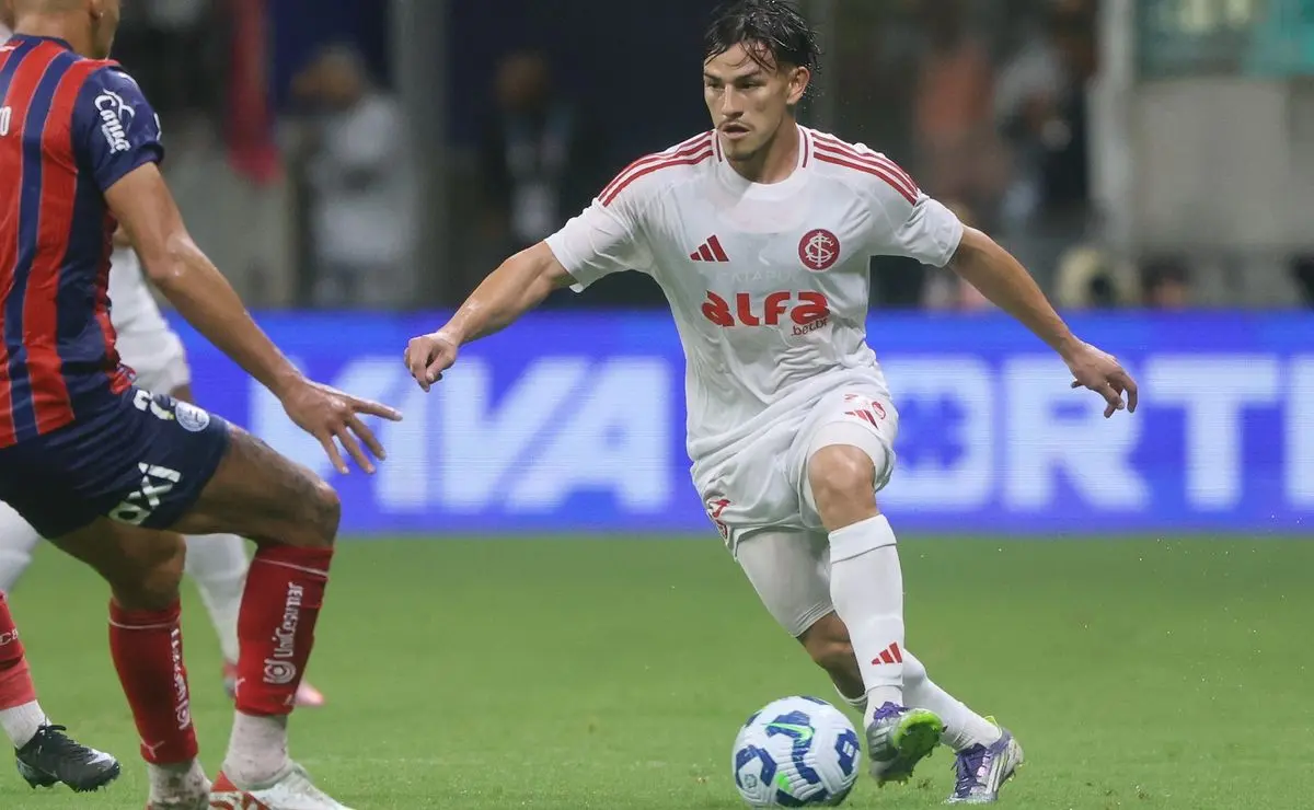 Bernabei: Pivô da Crise no Vestuário do Internacional em Meio à Ameaça de Rebaixamento