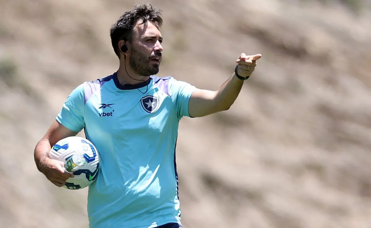 Botafogo: Ancelotti conta com reforços para enfrentar o Santos no Brasileirão Betano