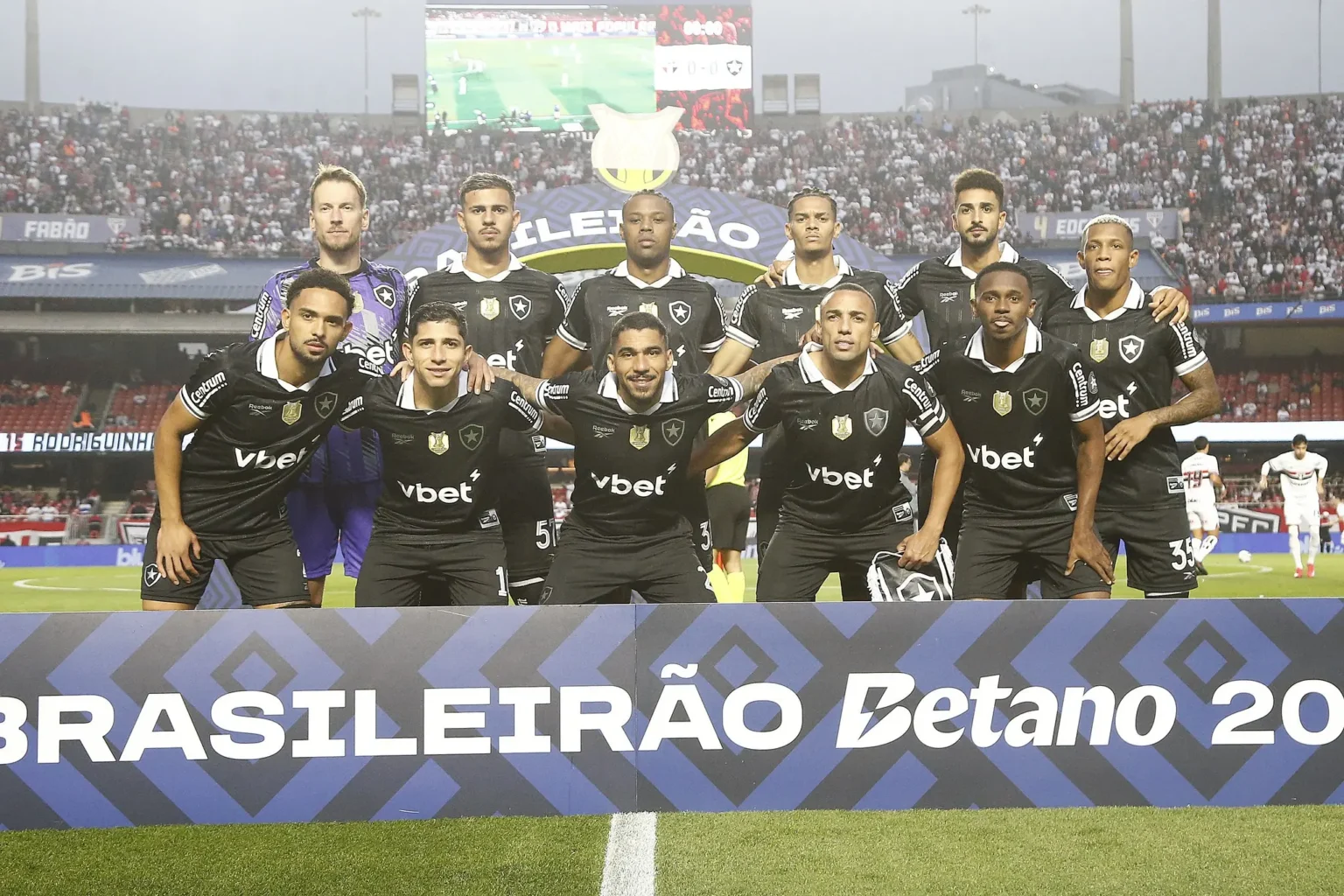 Botafogo freia gastos e projeta redução de 30% na folha salarial do elenco em 2026 Botafogo freia gastos e projeta redução de 30% na folha salarial do elenco em 2026
