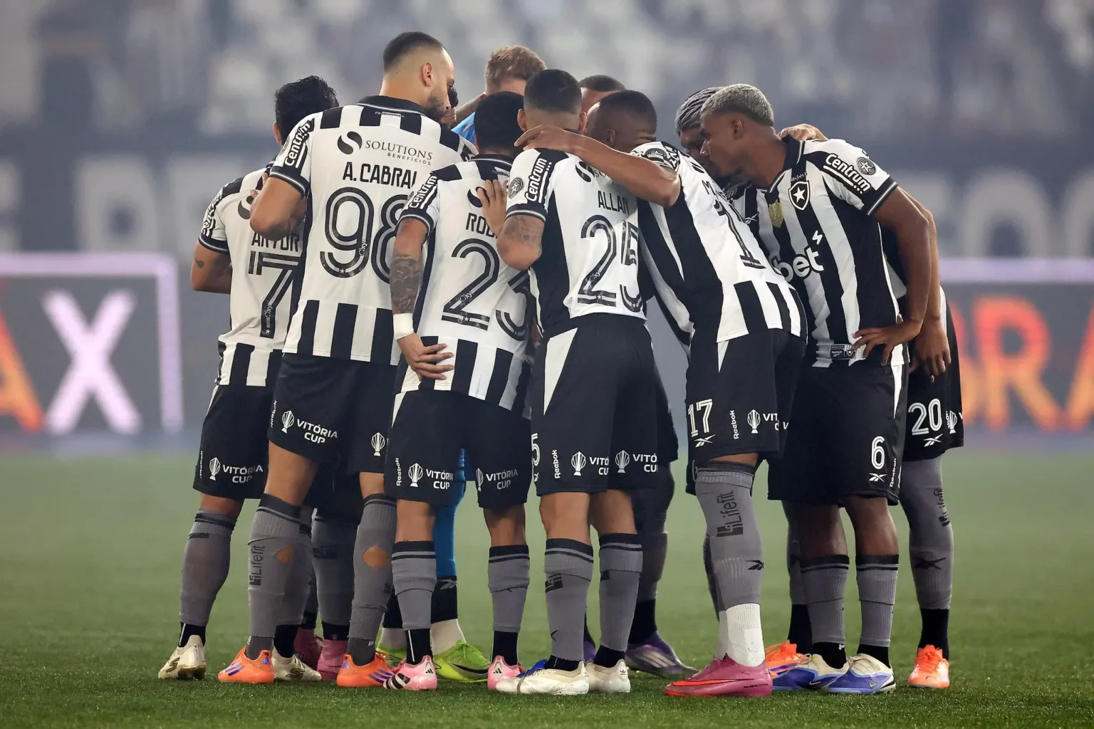 Botafogo inicia planejamento de 2026 com reuniões de futebol e Textor Botafogo inicia planejamento de 2026 com reuniões de futebol e Textor
