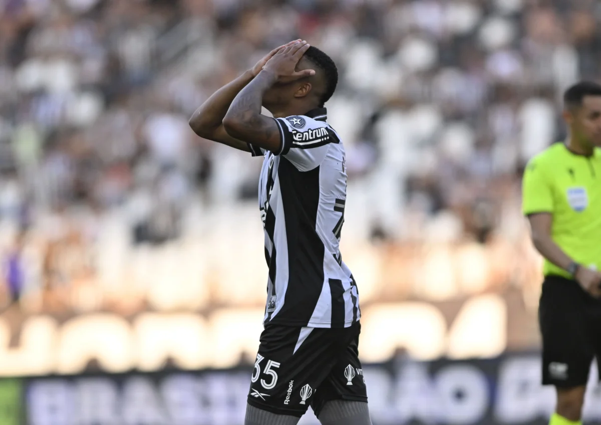 Botafogo sai do G-4 após sequência de resultados em outubro