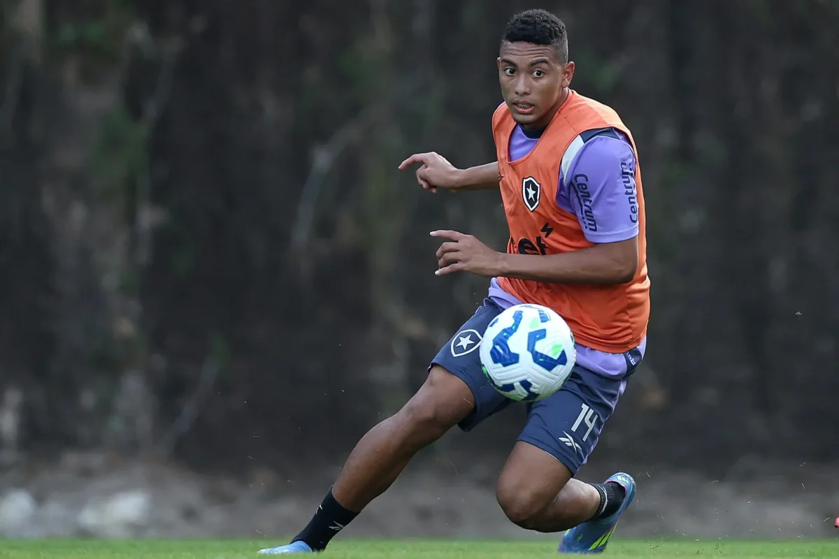 Botafogo tem reforços importantes de volta, mas outros jogadores encerram a temporada antes do previsto