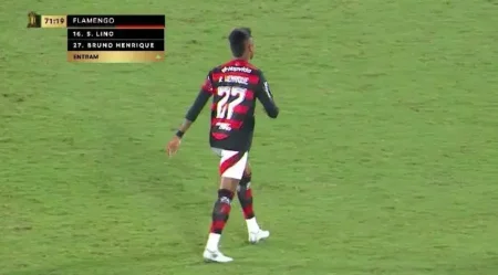 Bruno Henrique pede para não atuar como centroavante no Flamengo: Não é minha posição Bruno Henrique pede para não atuar como centroavante no Flamengo: "Não é minha posição"