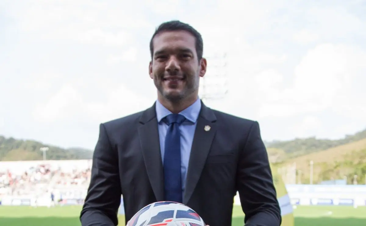 CBF Altera Protocolo no Brasileirão: Áudios do VAR Serão Divulgados, Mesmo Sem Chamada para o Árbitro