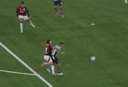 CBF divulga análise do VAR em pênalti não marcado em Botafogo x Flamengo: Contato muito tênue CBF divulga análise do VAR em pênalti não marcado em Botafogo x Flamengo: "Contato muito tênue"