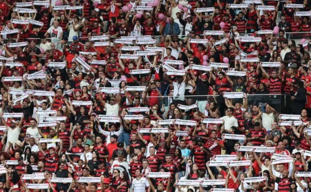 Capotamento de ônibus com torcedores do Flamengo a caminho de Buenos Aires não deixa vítimas fatais