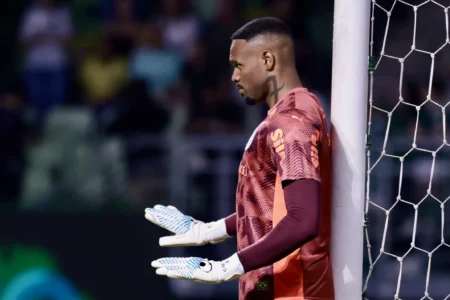 Carlos Miguel: Heroísmo Salva Palmeiras em Empate e Impulsiona Moral para Decisão da Libertadores Carlos Miguel: Heroísmo Salva Palmeiras em Empate e Impulsiona Moral para Decisão da Libertadores