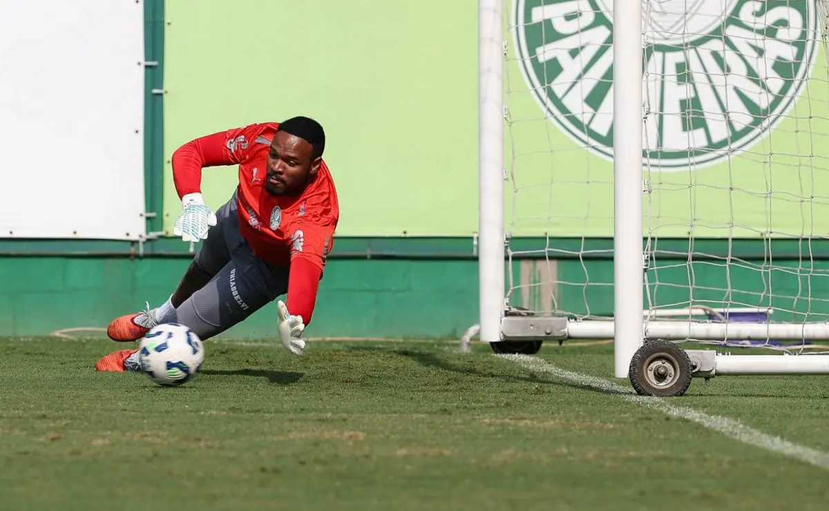 Carlos Miguel desbanca Marcelo Lomba e assume o gol do Palmeiras contra o Flamengo Carlos Miguel desbanca Marcelo Lomba e assume o gol do Palmeiras contra o Flamengo